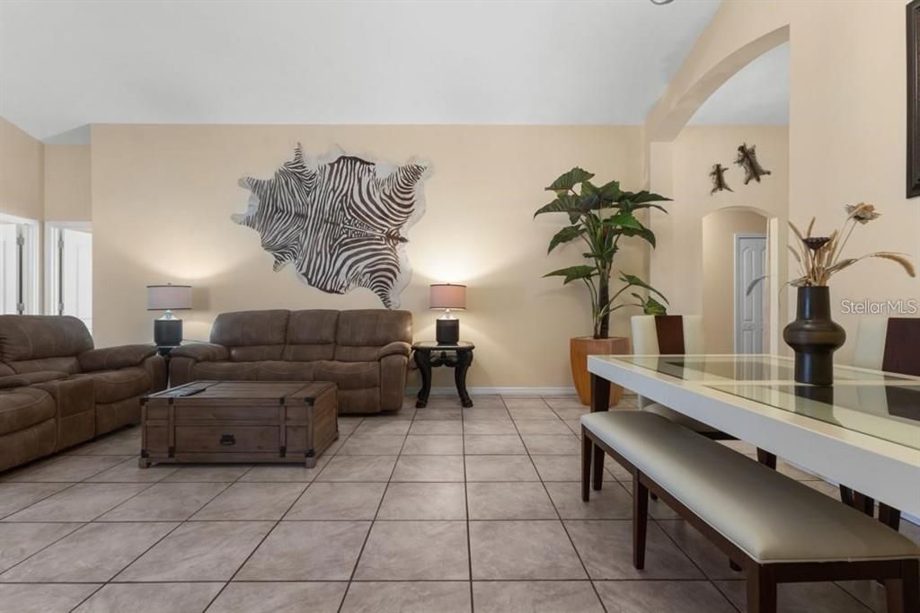 For Rent: $2,600 (4 beds, 2 baths, 1746 Square Feet)