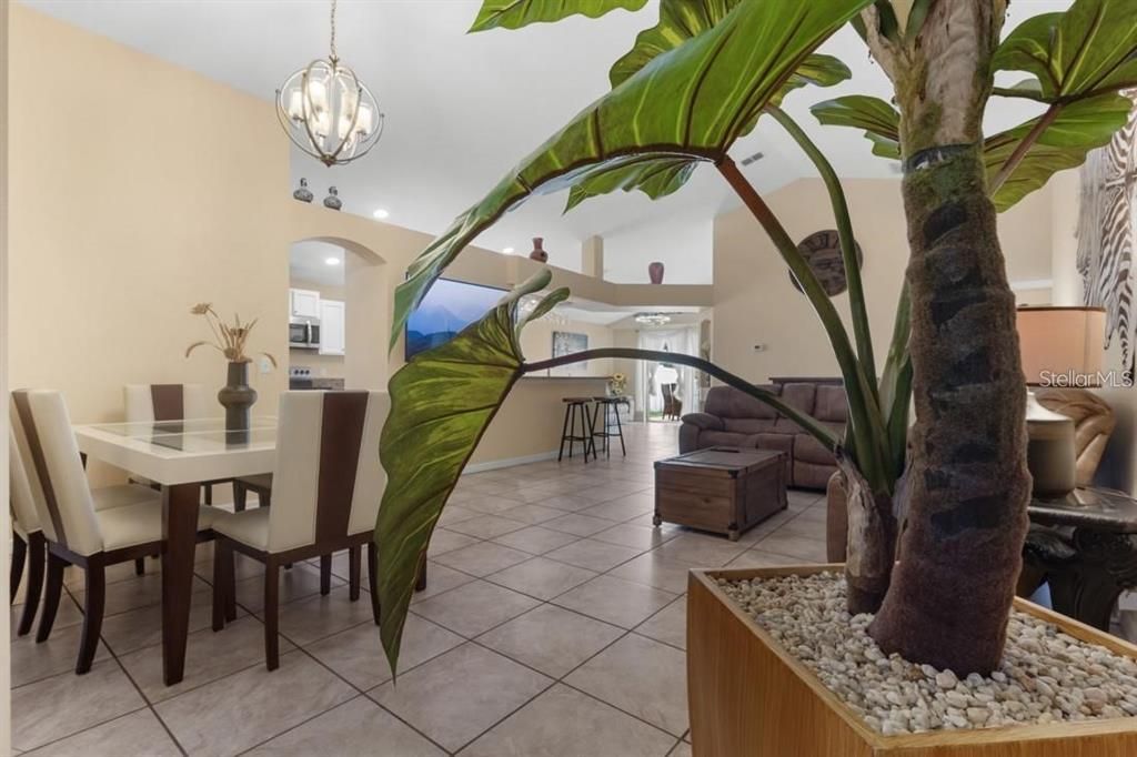 For Rent: $2,600 (4 beds, 2 baths, 1746 Square Feet)
