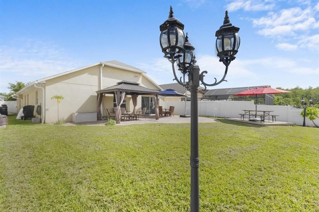 For Rent: $2,600 (4 beds, 2 baths, 1746 Square Feet)