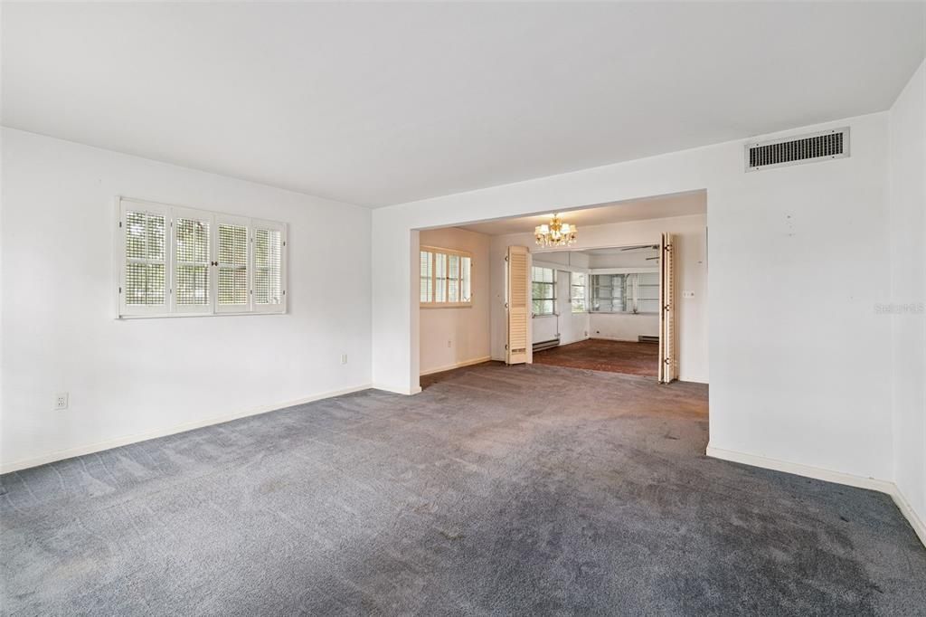 En Venta: $258,000 (4 camas, 3 baños, 1707 Pies cuadrados)