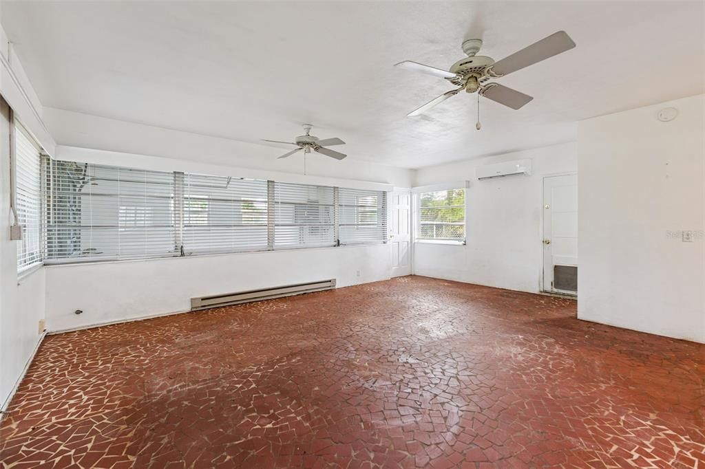 En Venta: $258,000 (4 camas, 3 baños, 1707 Pies cuadrados)