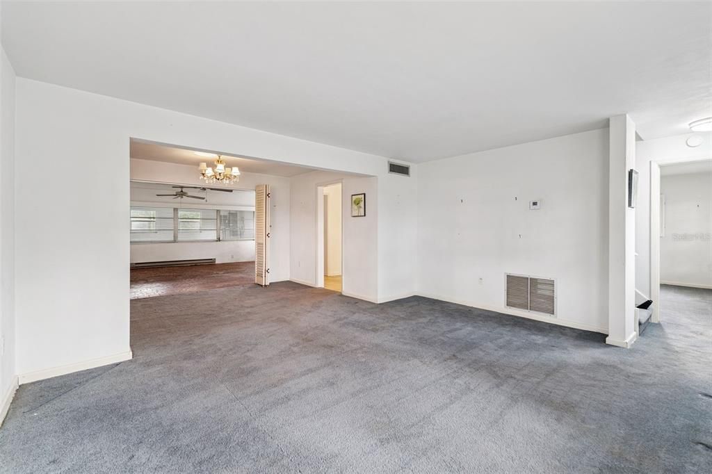 En Venta: $258,000 (4 camas, 3 baños, 1707 Pies cuadrados)