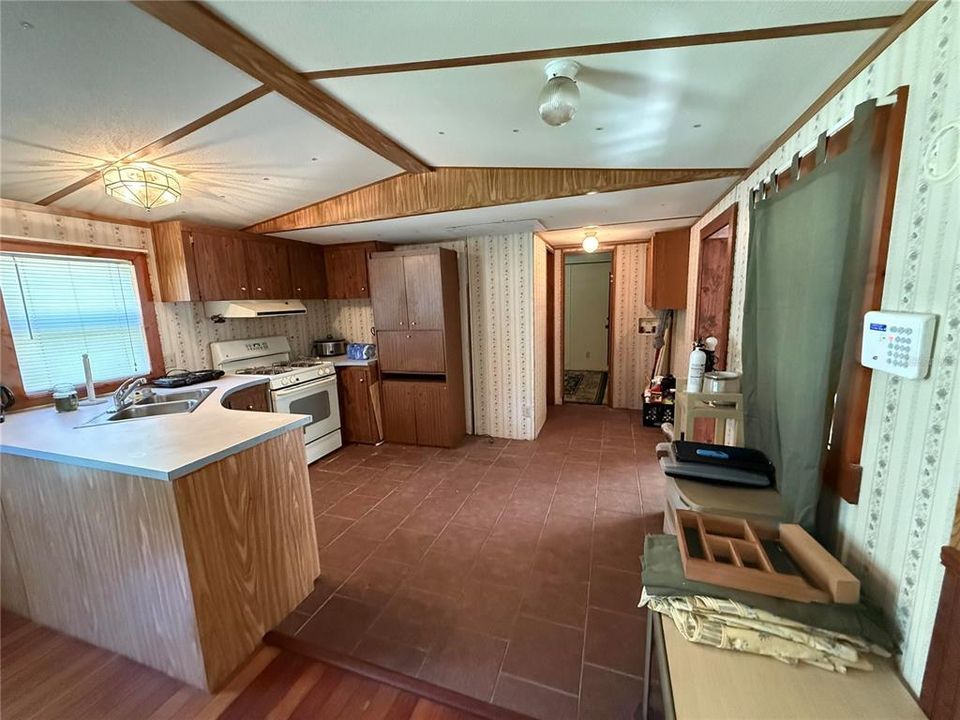 На продажу: $89,900 (2 спален, 1 ванн, 860 Квадратных фут)