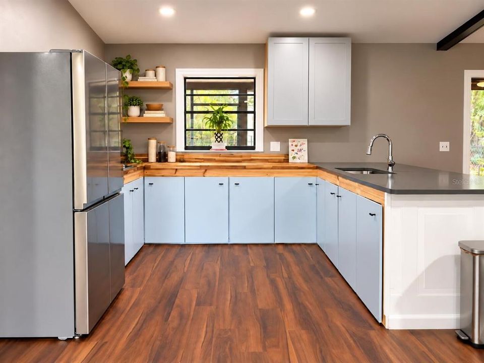 For Sale: $349,999 (3 beds, 2 baths, 1613 Square Feet)