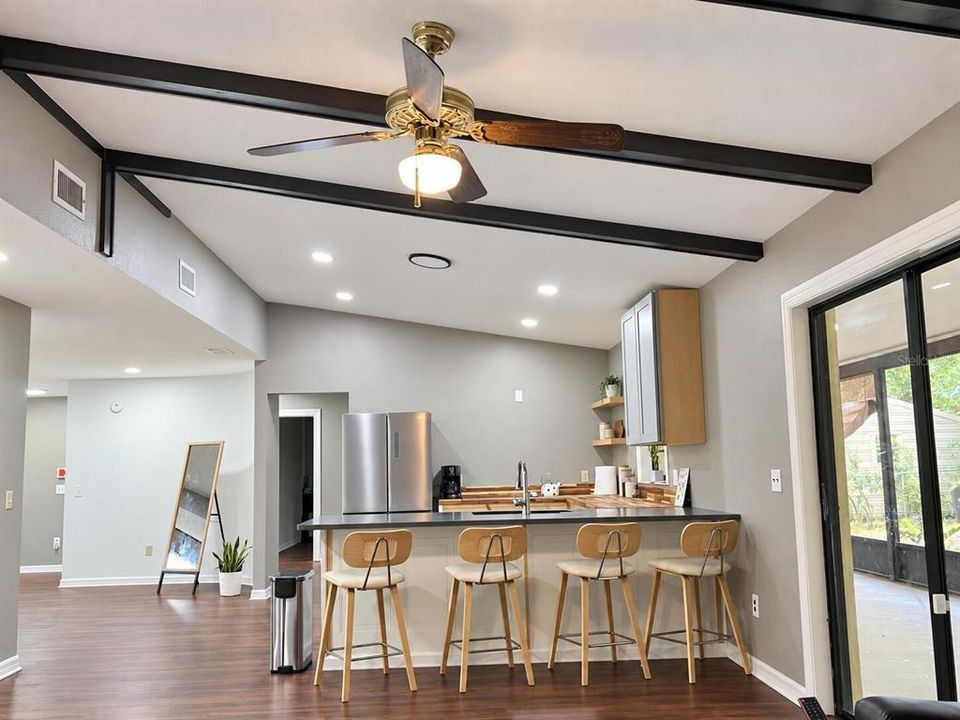 For Sale: $349,999 (3 beds, 2 baths, 1613 Square Feet)