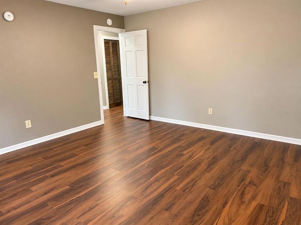 For Sale: $349,999 (3 beds, 2 baths, 1613 Square Feet)