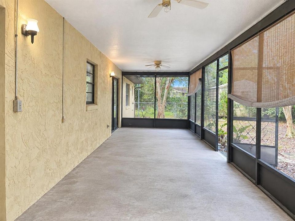 For Sale: $349,999 (3 beds, 2 baths, 1613 Square Feet)