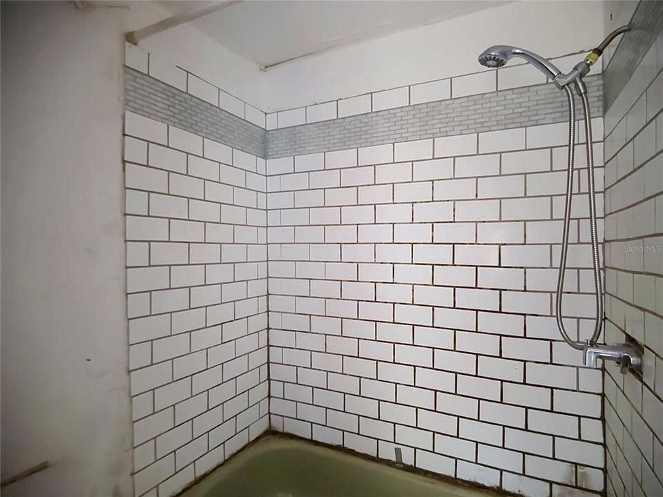 For Sale: $119,900 (3 beds, 2 baths, 576 Square Feet)