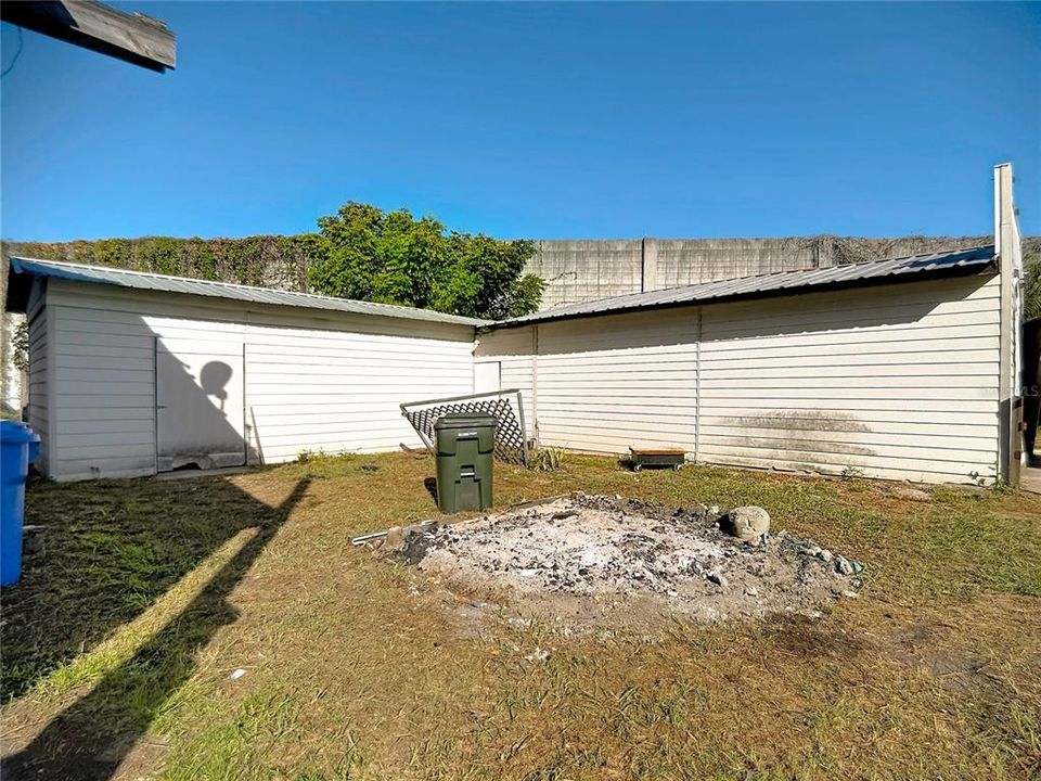 For Sale: $119,900 (3 beds, 2 baths, 576 Square Feet)