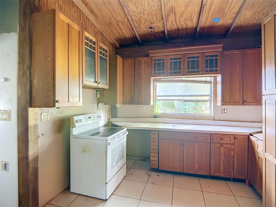 For Sale: $119,900 (3 beds, 2 baths, 576 Square Feet)
