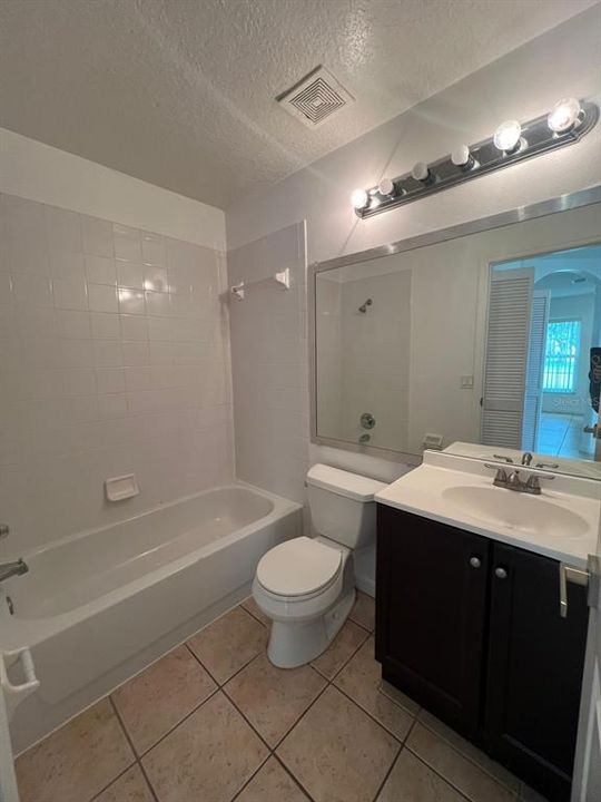 For Rent: $1,750 (3 beds, 2 baths, 1136 Square Feet)