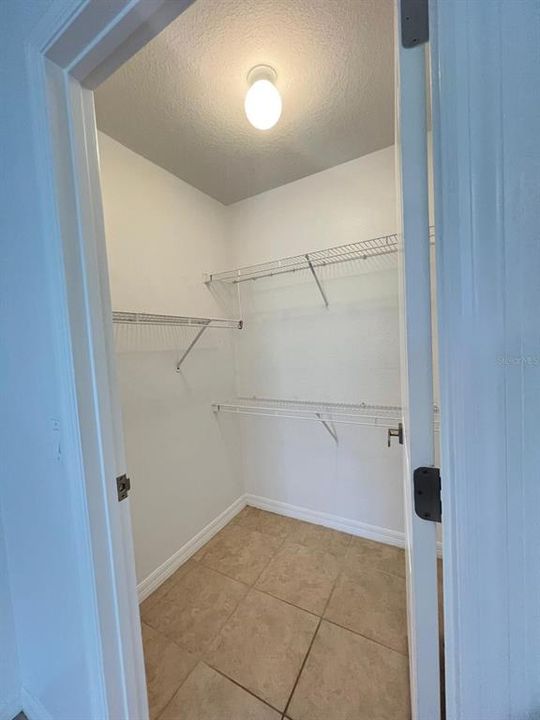 For Rent: $1,750 (3 beds, 2 baths, 1136 Square Feet)