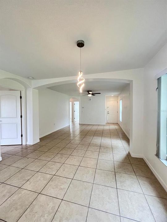 For Rent: $1,750 (3 beds, 2 baths, 1136 Square Feet)