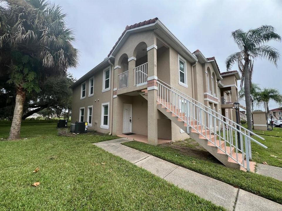 For Rent: $1,750 (3 beds, 2 baths, 1136 Square Feet)