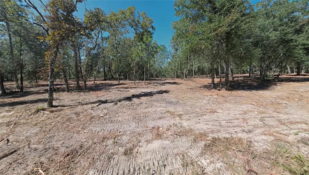 En Venta: $54,000 (2.51 acres)