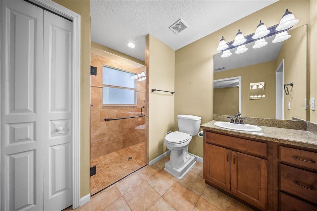 En Venta: $534,900 (4 camas, 3 baños, 2279 Pies cuadrados)