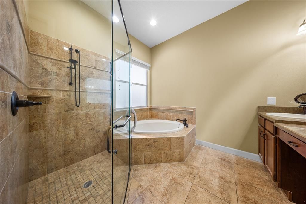 En Venta: $534,900 (4 camas, 3 baños, 2279 Pies cuadrados)