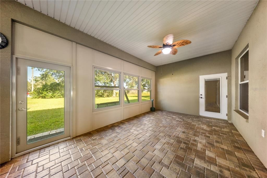 En Venta: $534,900 (4 camas, 3 baños, 2279 Pies cuadrados)
