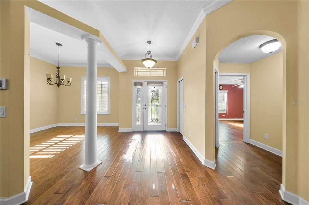 En Venta: $534,900 (4 camas, 3 baños, 2279 Pies cuadrados)