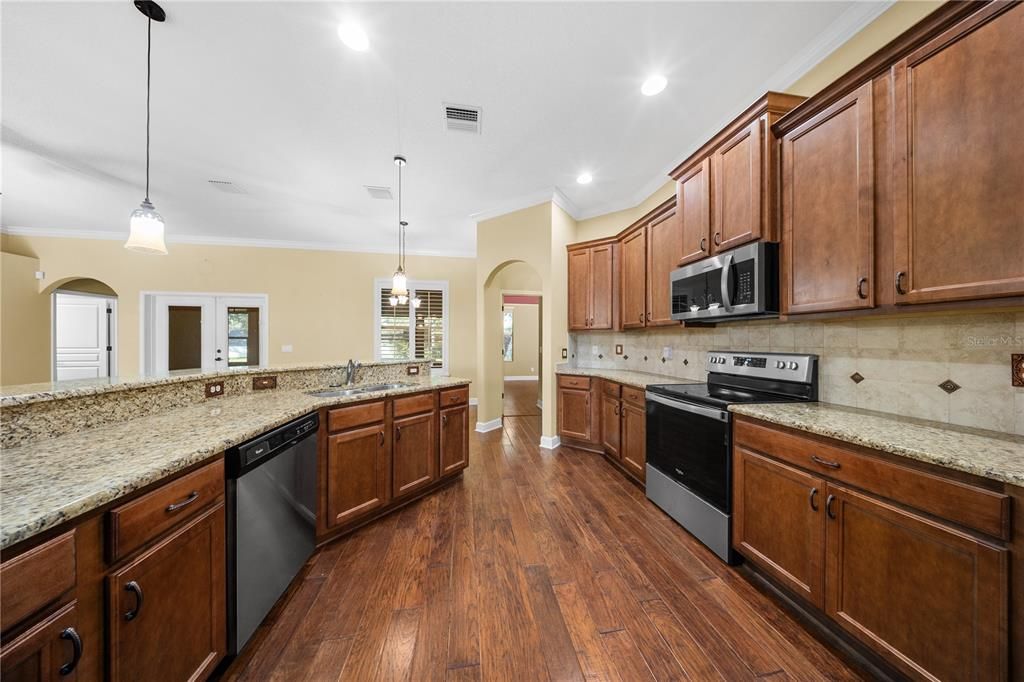 En Venta: $534,900 (4 camas, 3 baños, 2279 Pies cuadrados)