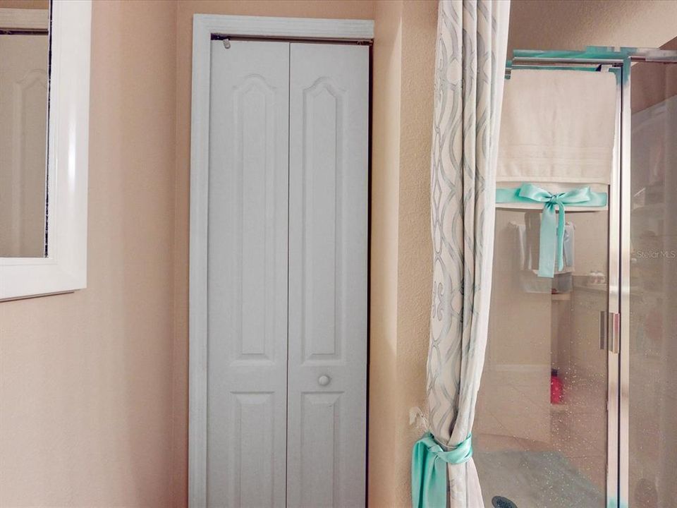 На продажу: $426,500 (4 спален, 2 ванн, 2199 Квадратных фут)