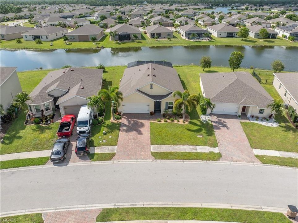 For Sale: $389,900 (4 beds, 2 baths, 1828 Square Feet)