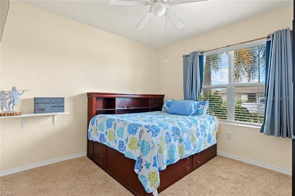 For Sale: $389,900 (4 beds, 2 baths, 1828 Square Feet)