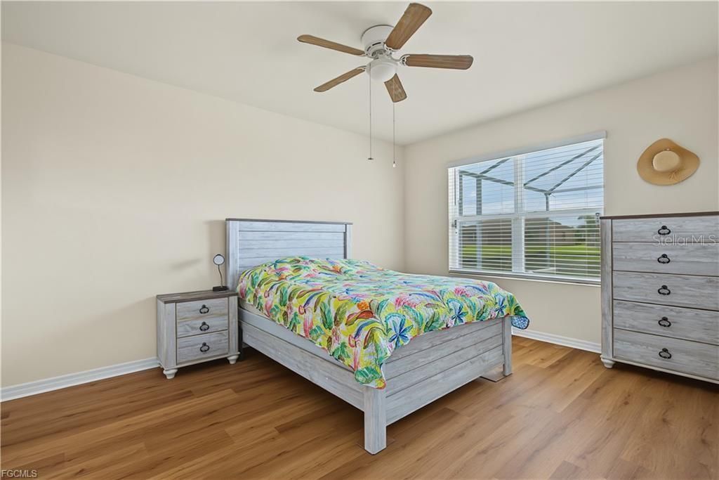 For Sale: $389,900 (4 beds, 2 baths, 1828 Square Feet)