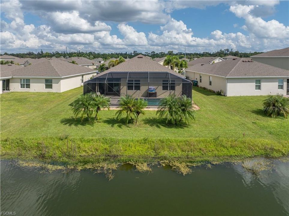 For Sale: $389,900 (4 beds, 2 baths, 1828 Square Feet)