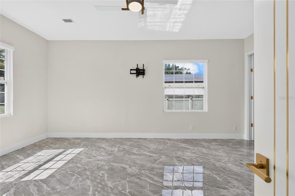 For Rent: $4,000 (4 beds, 3 baths, 2044 Square Feet)