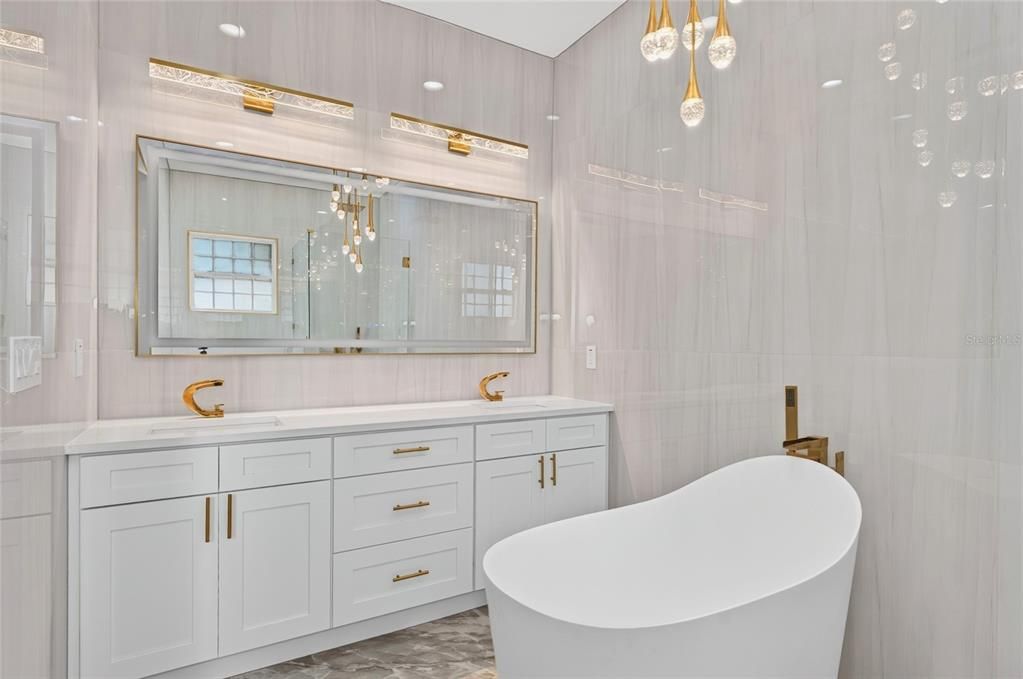For Rent: $4,000 (4 beds, 3 baths, 2044 Square Feet)
