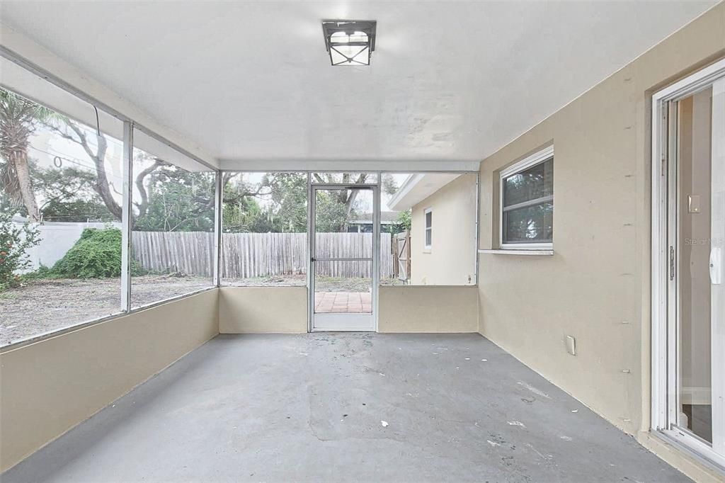 For Sale: $369,900 (2 beds, 2 baths, 1085 Square Feet)