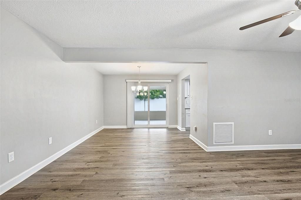 For Sale: $369,900 (2 beds, 2 baths, 1085 Square Feet)