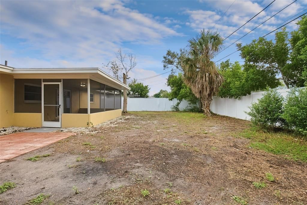 For Sale: $369,900 (2 beds, 2 baths, 1085 Square Feet)