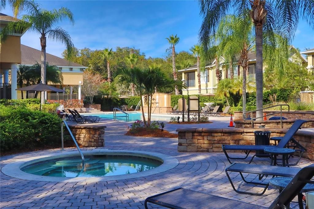 For Rent: $1,425 (1 beds, 1 baths, 976 Square Feet)