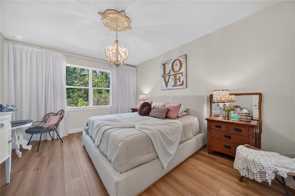 En Venta: $669,000 (5 camas, 3 baños, 2900 Pies cuadrados)