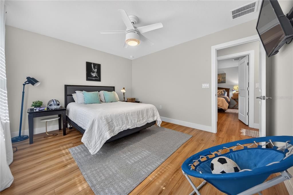 En Venta: $669,000 (5 camas, 3 baños, 2900 Pies cuadrados)