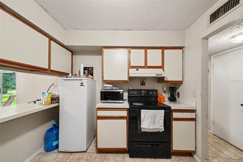For Sale: $150,000 (3 beds, 2 baths, 1426 Square Feet)