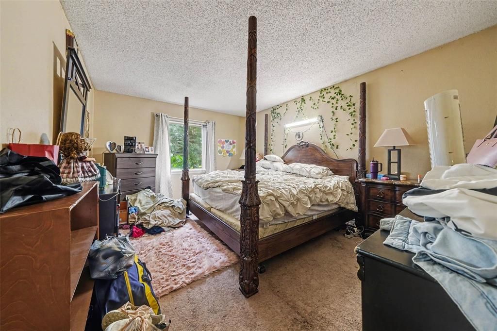For Sale: $150,000 (3 beds, 2 baths, 1426 Square Feet)