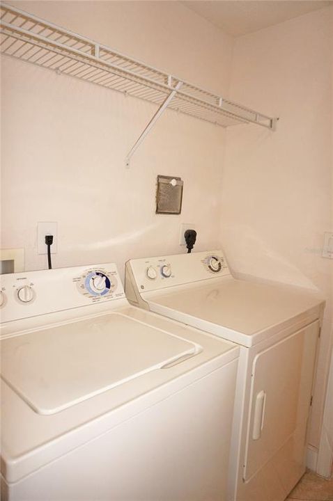 En Venta: $250,000 (2 camas, 2 baños, 1306 Pies cuadrados)