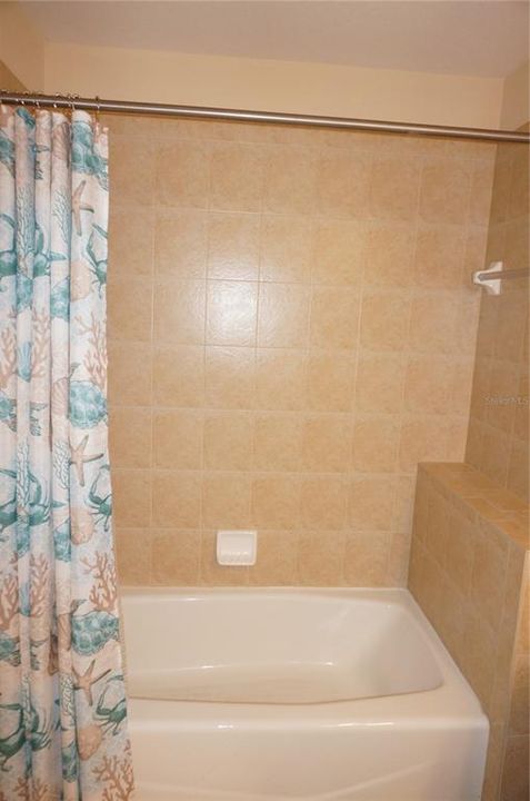 En Venta: $250,000 (2 camas, 2 baños, 1306 Pies cuadrados)