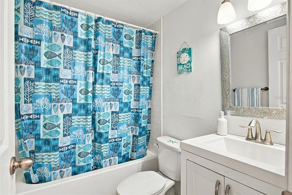 For Sale: $235,000 (2 beds, 2 baths, 1060 Square Feet)