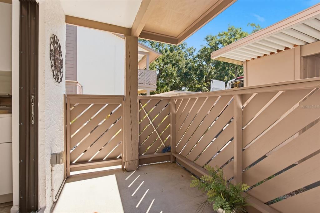 For Sale: $235,000 (2 beds, 2 baths, 1060 Square Feet)