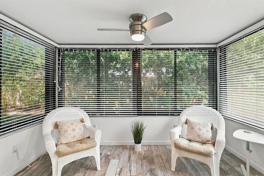 For Sale: $235,000 (2 beds, 2 baths, 1060 Square Feet)