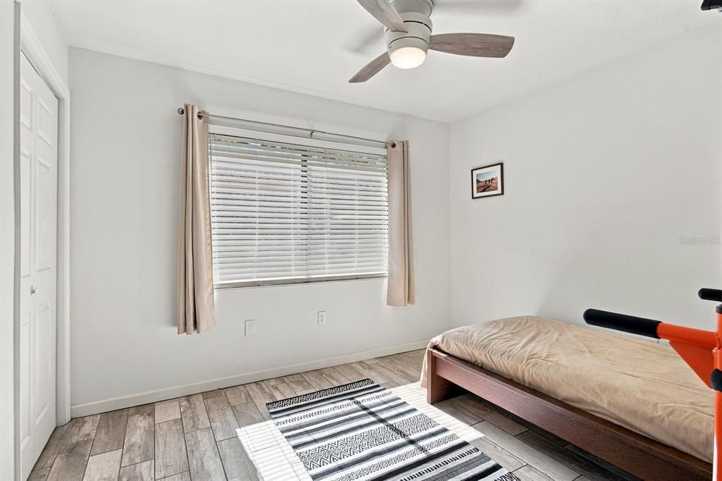 For Sale: $235,000 (2 beds, 2 baths, 1060 Square Feet)