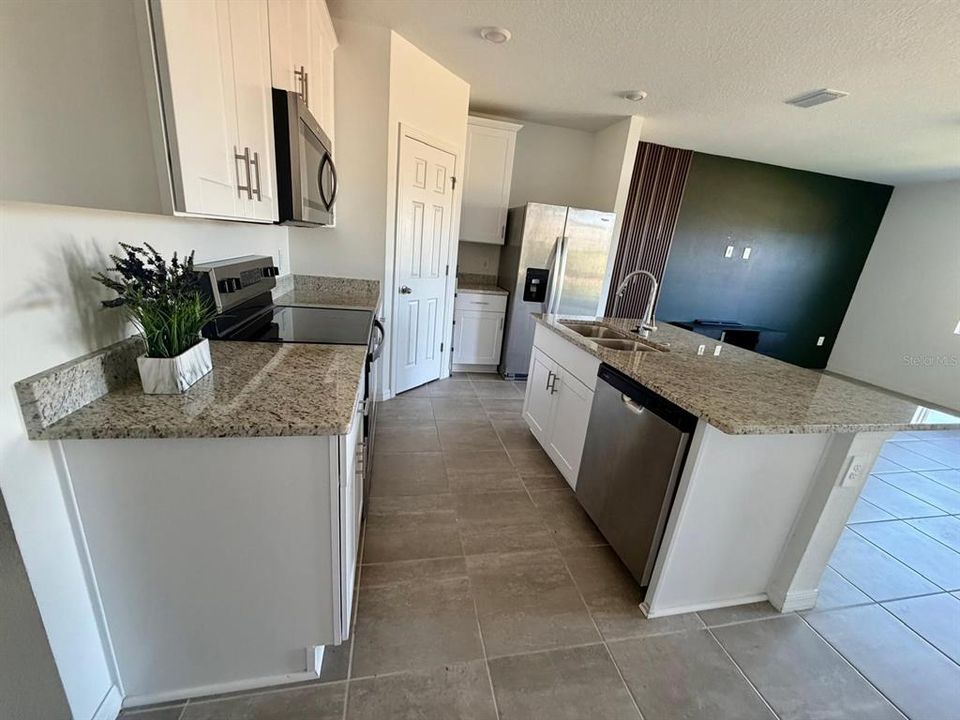 For Rent: $2,300 (3 beds, 2 baths, 1485 Square Feet)
