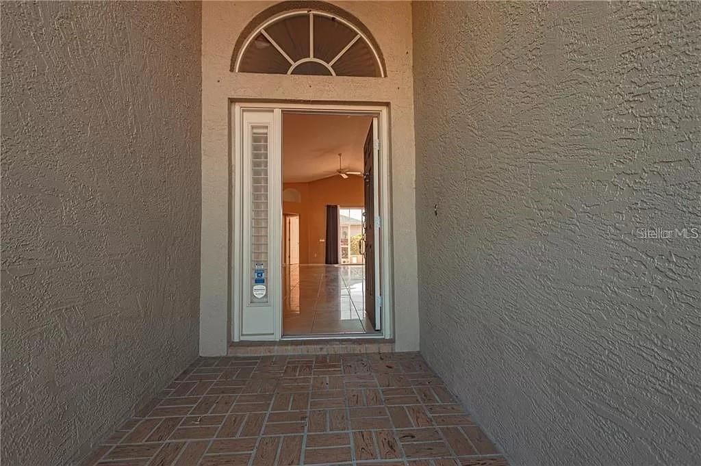 For Rent: $2,345 (3 beds, 2 baths, 1640 Square Feet)
