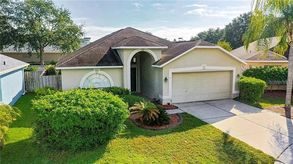 For Rent: $2,345 (3 beds, 2 baths, 1640 Square Feet)