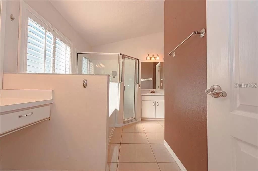 For Rent: $2,345 (3 beds, 2 baths, 1640 Square Feet)