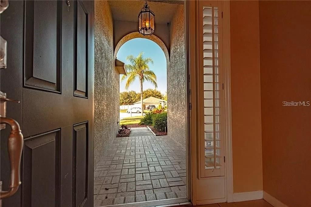 For Rent: $2,345 (3 beds, 2 baths, 1640 Square Feet)